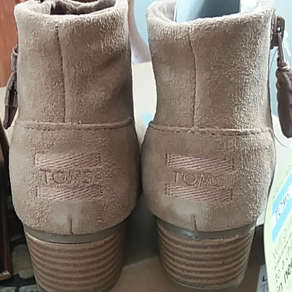 TOMS Brand Girls Suede Booties